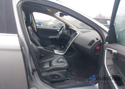 2012 Volvo Xc60 T6 R-Design Platinum z USA, uszkodzony, nr VIN YV4902DZ7C2241796